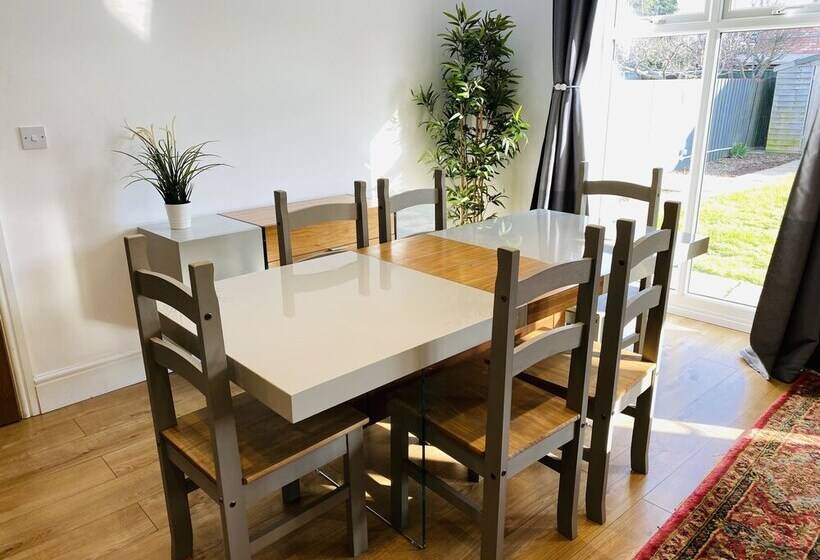 Mayors House Ideal For Groups & Business