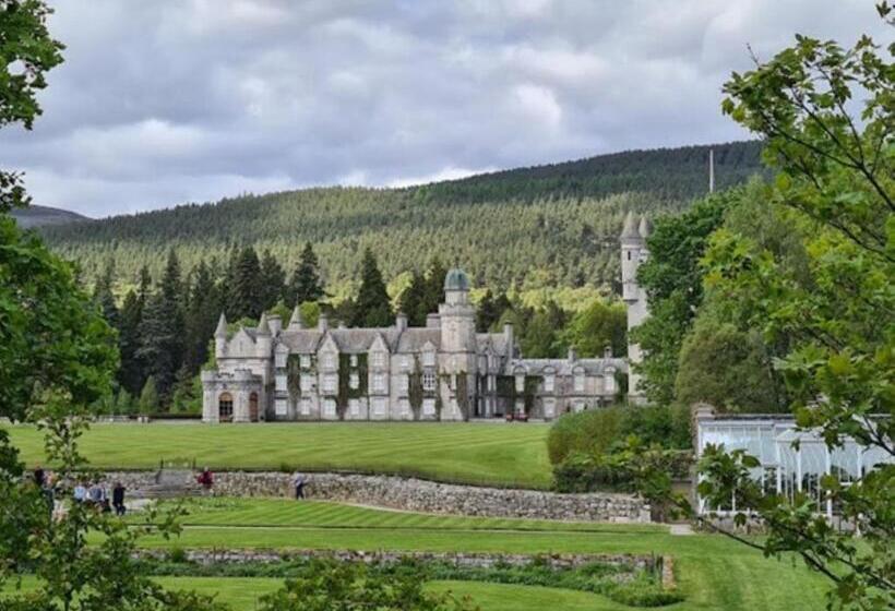 Netherton Farm Lodge