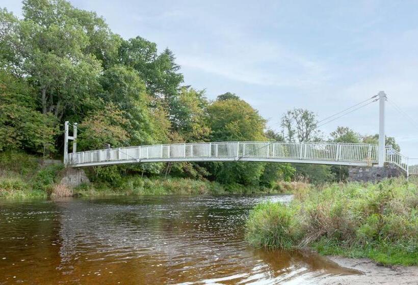 Netherton Farm Lodge