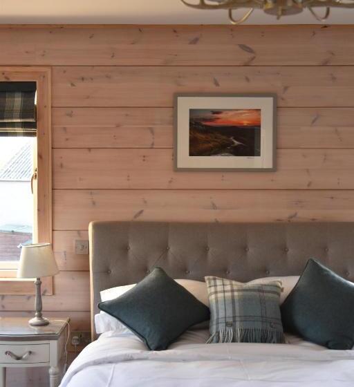 Netherton Farm Lodge