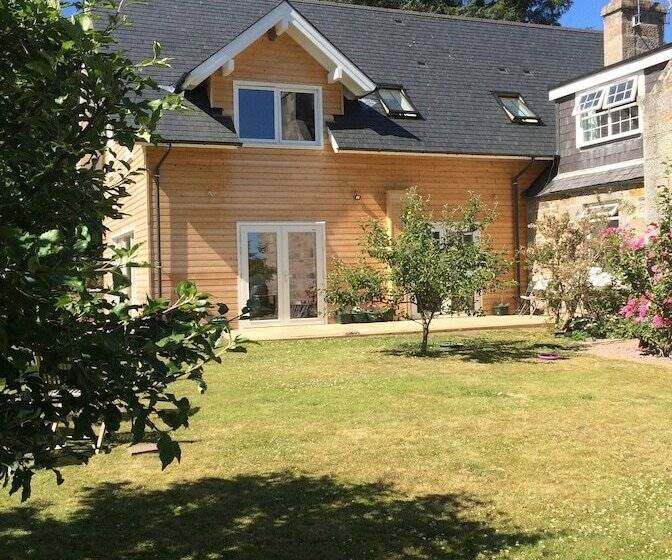 Netherton Farm Lodge