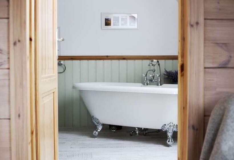 Netherton Farm Lodge