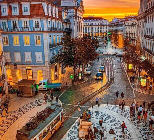 پانسیون Chiado Open World Hostel