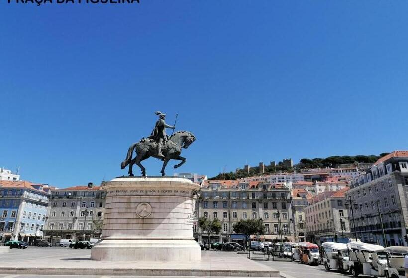 پانسیون Chiado Open World Hostel