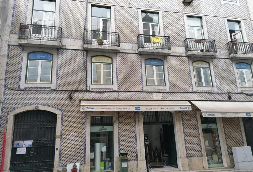 پانسیون Chiado Open World Hostel