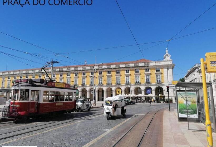 پانسیون Chiado Open World Hostel
