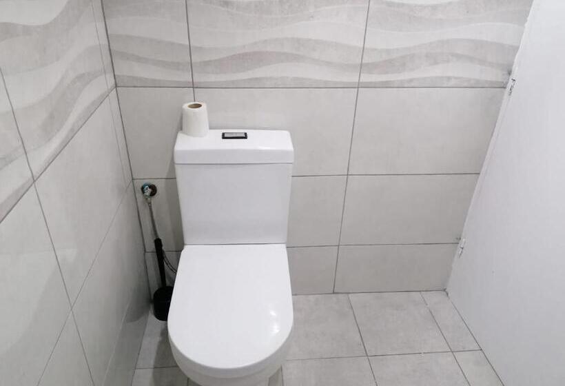 پانسیون Chiado Open World Hostel