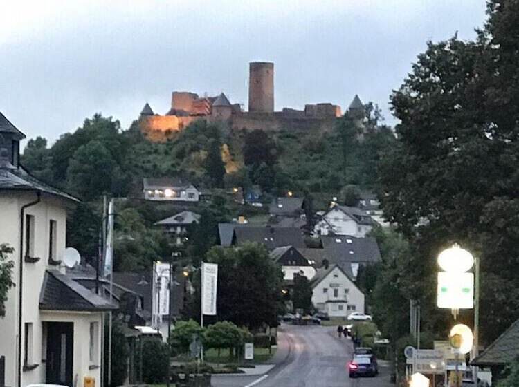 膳宿费 Df Am Ring Nürburg