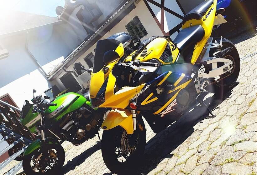 膳宿费 Df Am Ring Nürburg