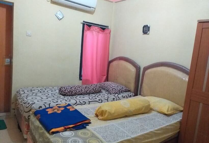 펜션 Kenangan Guest House