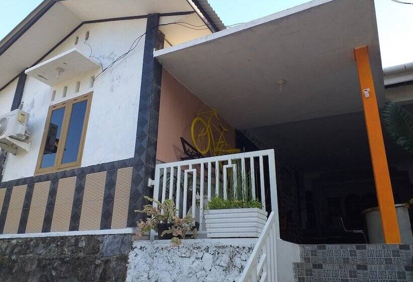 펜션 Kenangan Guest House