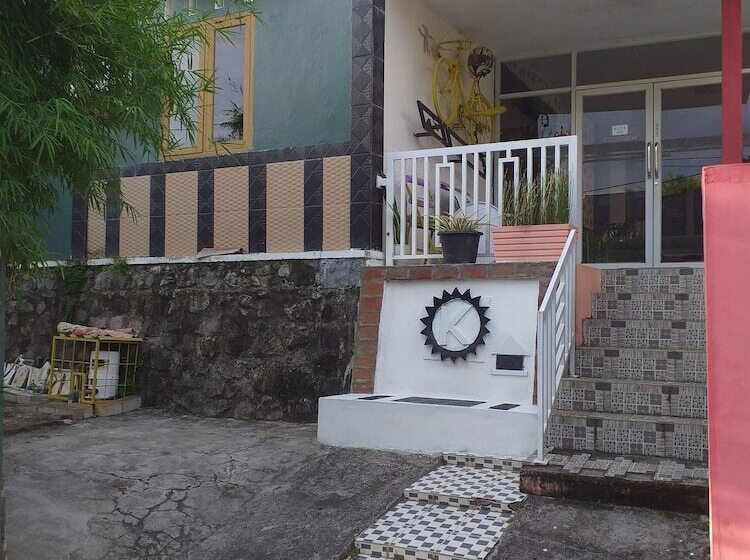 펜션 Kenangan Guest House