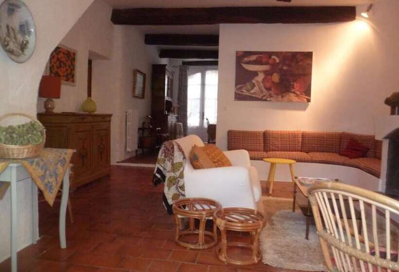 펜션 La Maison Du Marquis De Montauroux