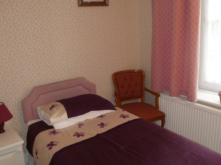 פנסיון Longhope Guest House