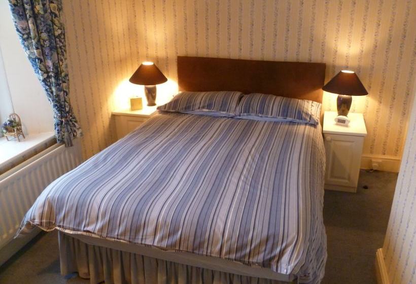 פנסיון Longhope Guest House