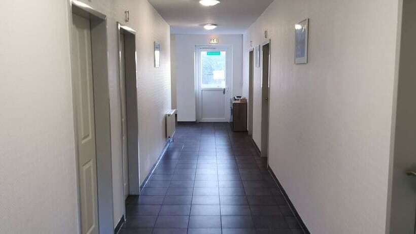 פנסיון Motel Am Outletcenter