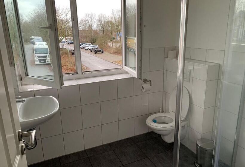 פנסיון Motel Am Outletcenter