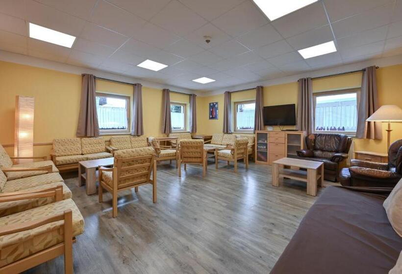 ペンション Rote Villa Fussen