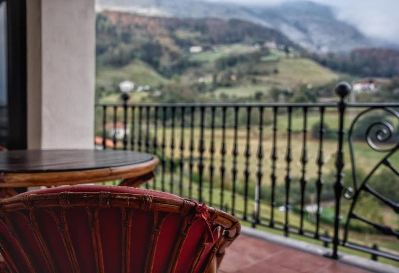 פנסיון Txanpardin