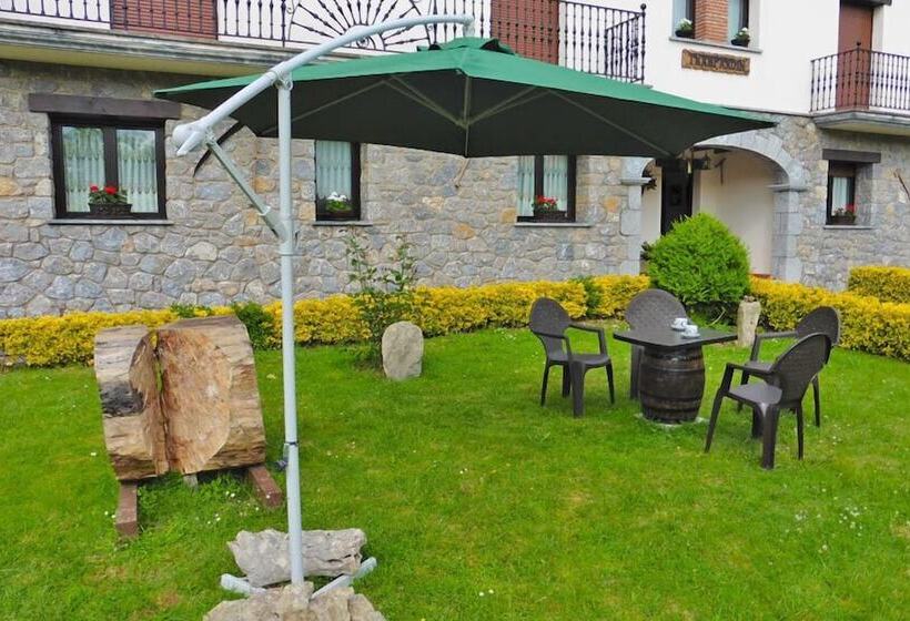 פנסיון Txanpardin