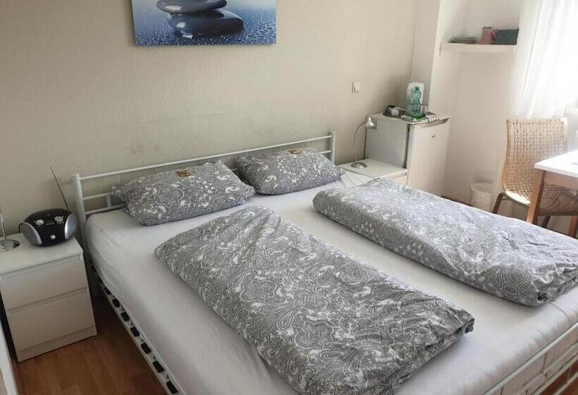 Rooming24, Kleine Pension