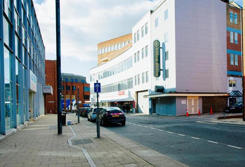 Spacious Urban City Apartment