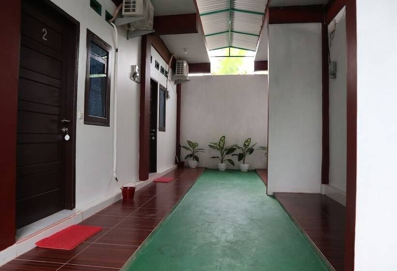 Spot On 1772 Hotel Penginapan Cemara Syariah