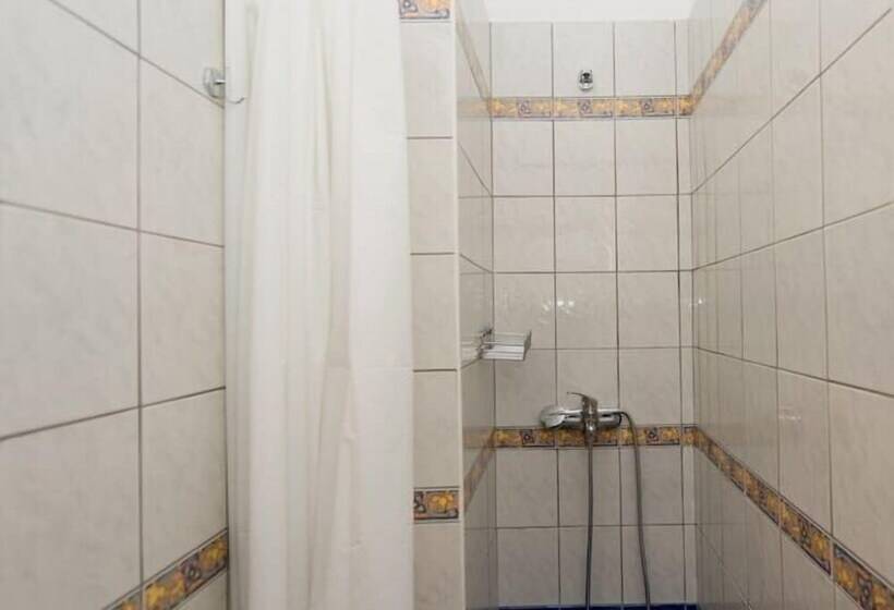 Thano S Stylish Flat, Just 150m To The Beach