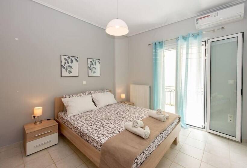 Thano S Stylish Flat, Just 150m To The Beach