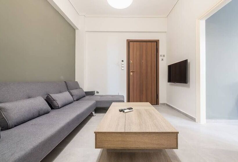 Vibrant Cozy Flat Near The Metro