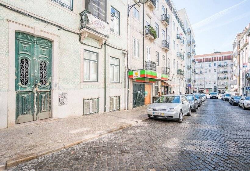 Wood Wall & Garden Apartment