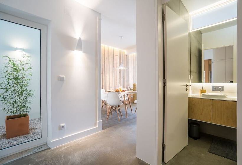 Wood Wall & Garden Apartment