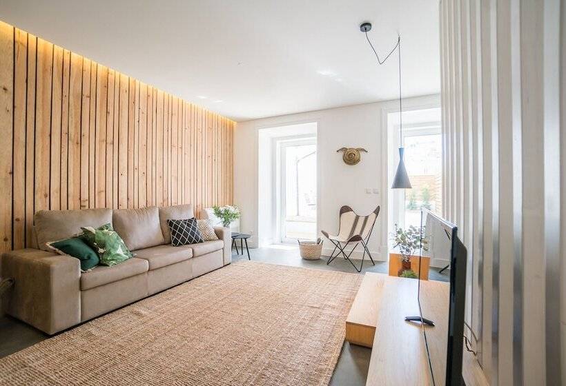 Wood Wall & Garden Apartment