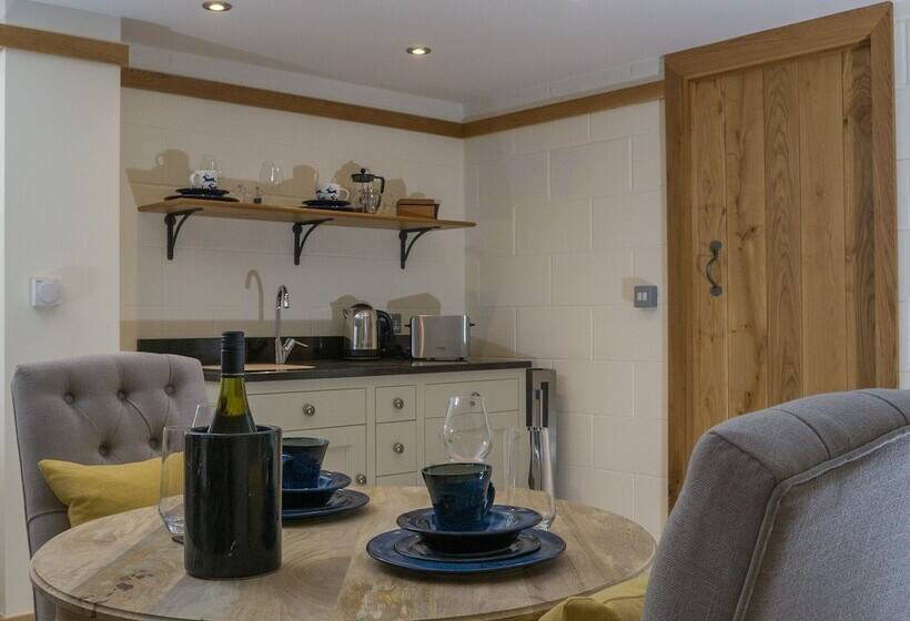 Woodchester Valley Vineyard Barns