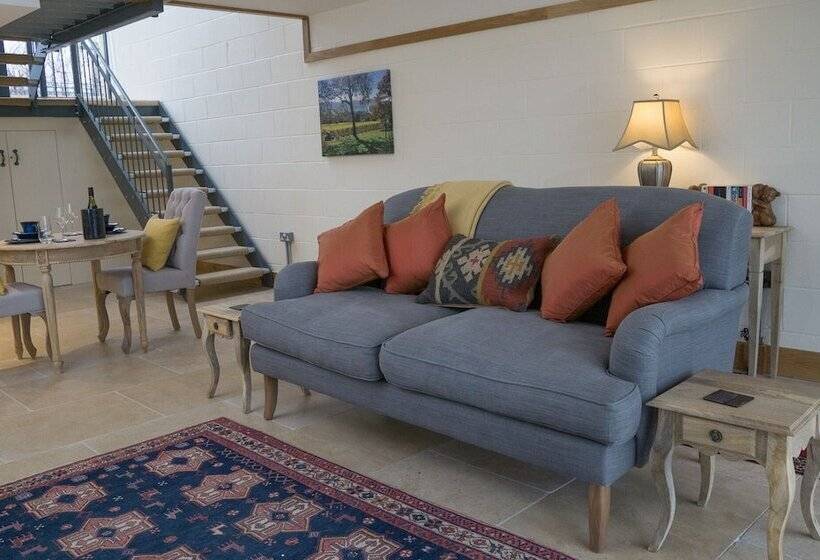 Woodchester Valley Vineyard Barns