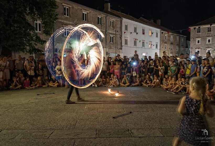 Apartments By The Beach Adela Senj