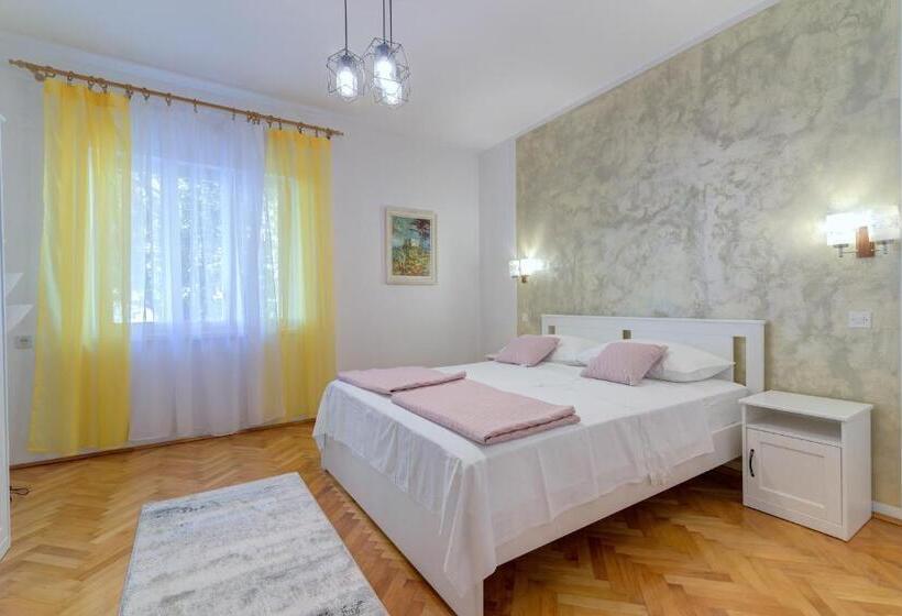 Apartments By The Beach Adela Senj