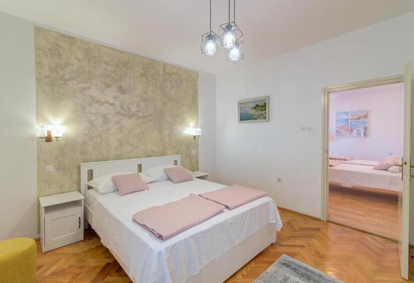 Apartments By The Beach Adela Senj