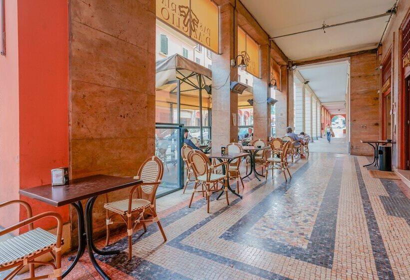 تختخواب و صبحانه Attico Di Via D'azeglio