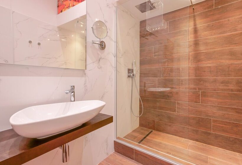 تختخواب و صبحانه Attico Di Via D'azeglio