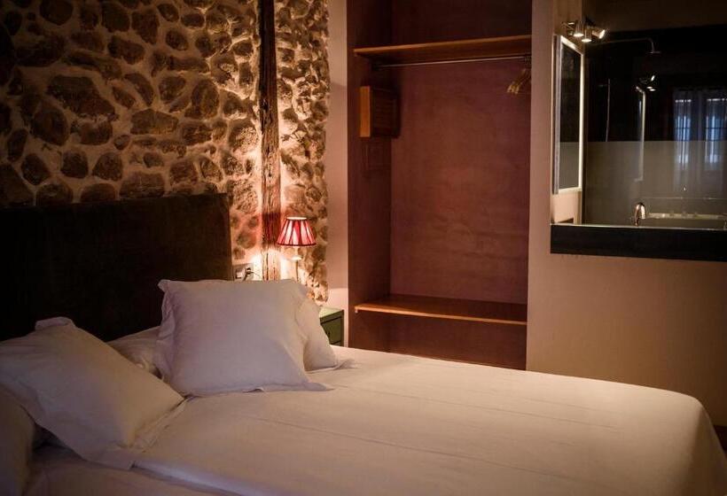 De Aldaca Rural   Only Adults