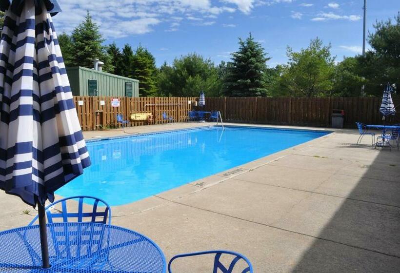 Drummond Island Resort & Conference Center