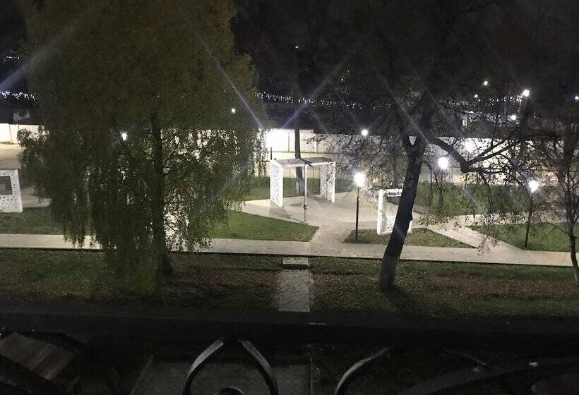 簡易ホテル Aristokrat