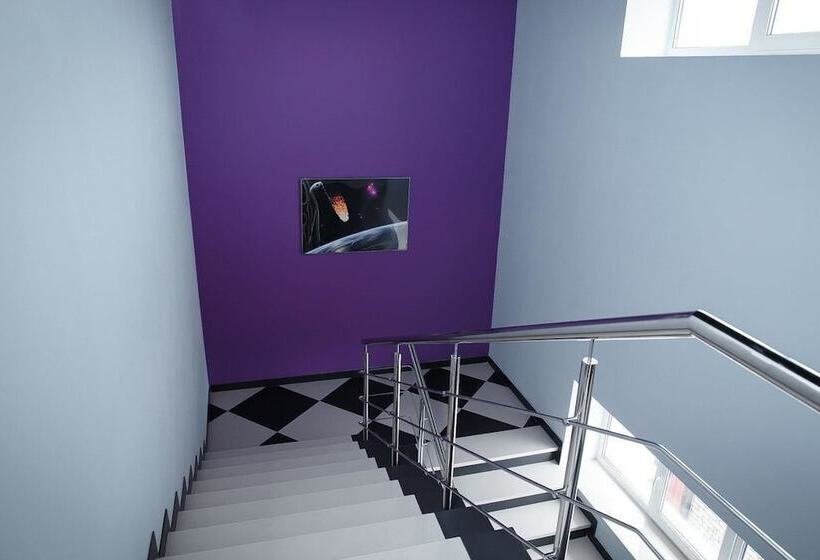 مسافرخانه Raketa