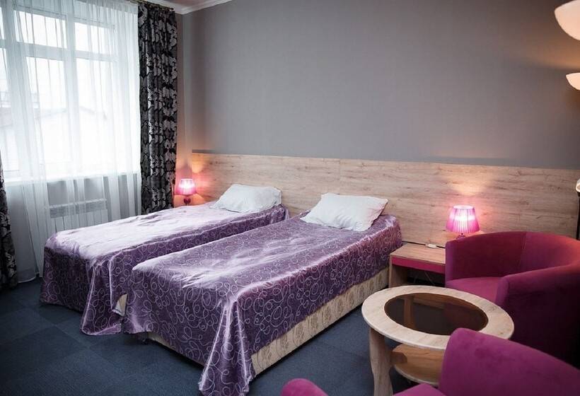 مسافرخانه Raketa