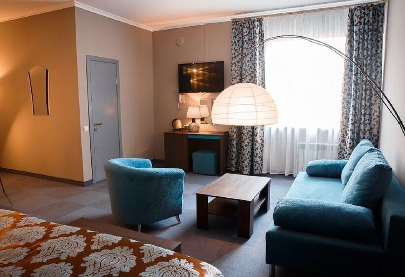 مسافرخانه Raketa