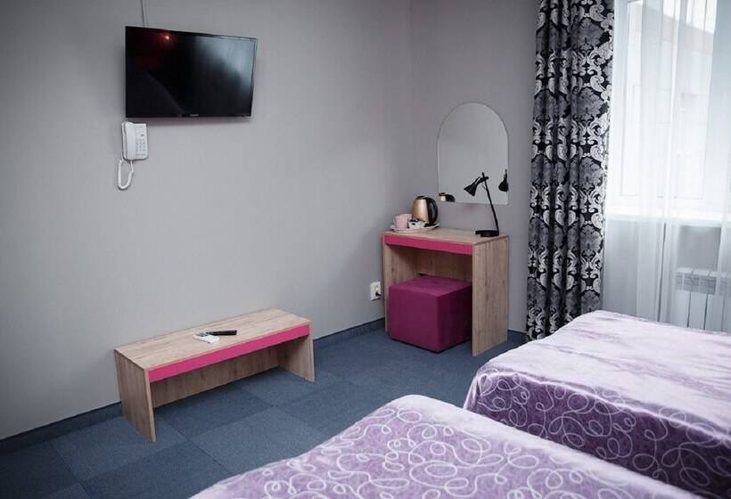 مسافرخانه Raketa