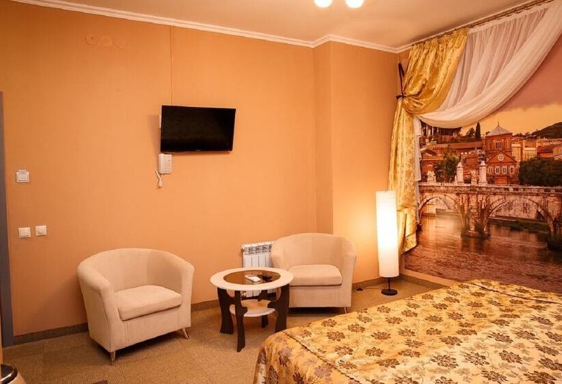 مسافرخانه Raketa