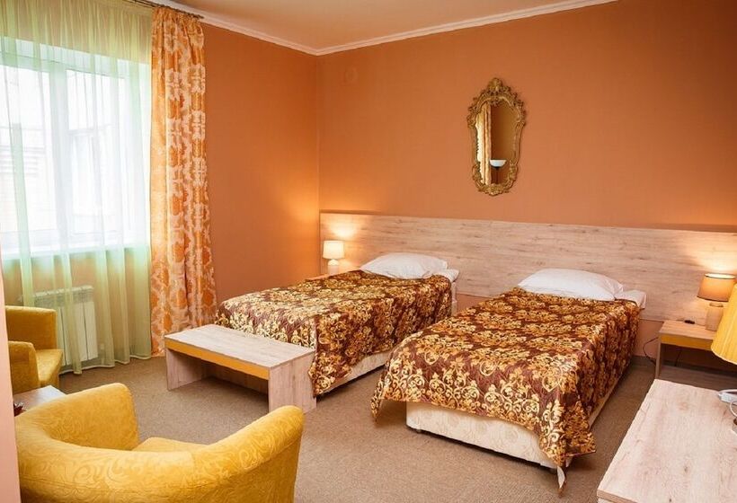 مسافرخانه Raketa