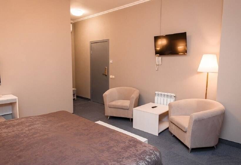 مسافرخانه Raketa